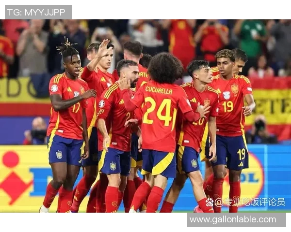 足球明星荣耀时刻捧奖杯高清照片展现辉煌成就与激情瞬间 足球明星荣耀时刻捧奖杯高清照片展现辉煌成就与激情瞬间