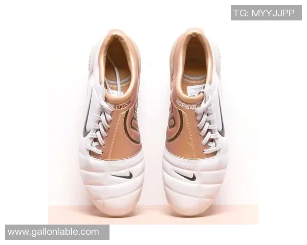 足球明星鞋子搭配指南时尚与性能兼具的完美选择 足球明星鞋子搭配指南时尚与性能兼具的完美选择