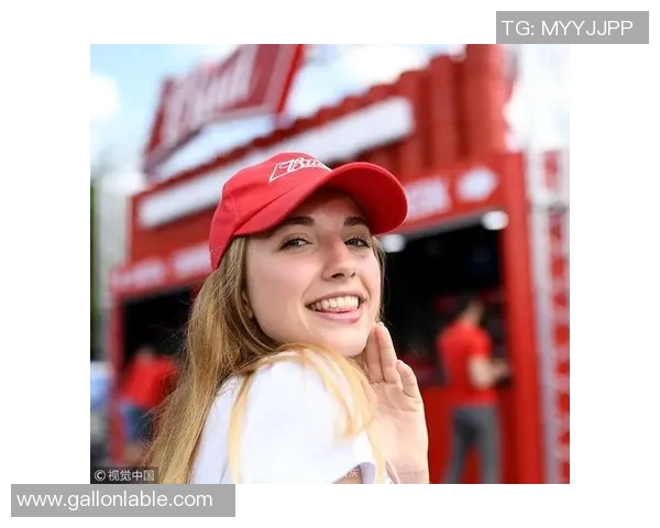 足球明星魅力大揭秘带小姐姐一起领略球场风采与激情瞬间 足球明星魅力大揭秘带小姐姐一起领略球场风采与激情瞬间